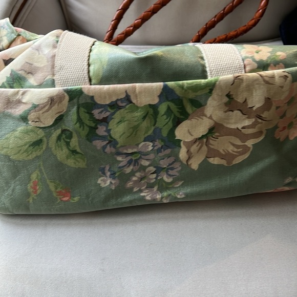 Large Nordic house designs overnight zippered bag - Picture 8 of 8